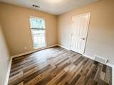 3945 Windyke Dr - Photo 6