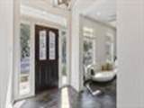 2060 Carr Ave - Photo 3