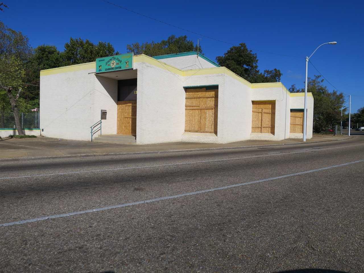 1396 Jackson Ave - Photo 1