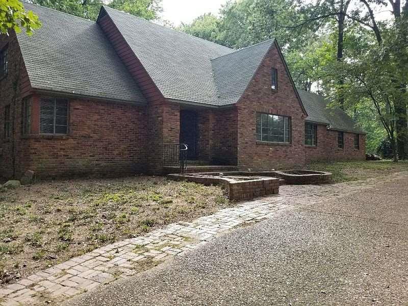 8657 Poplar Ave - Photo 1