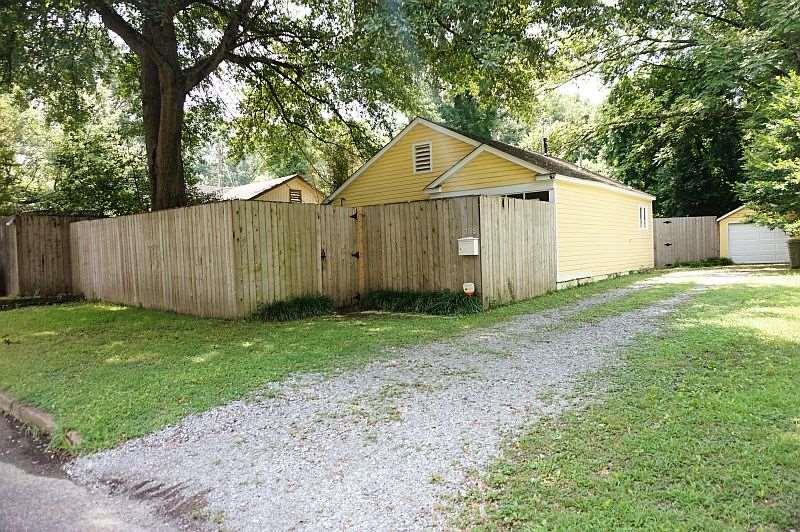 385 Fenwick Rd - Photo 1