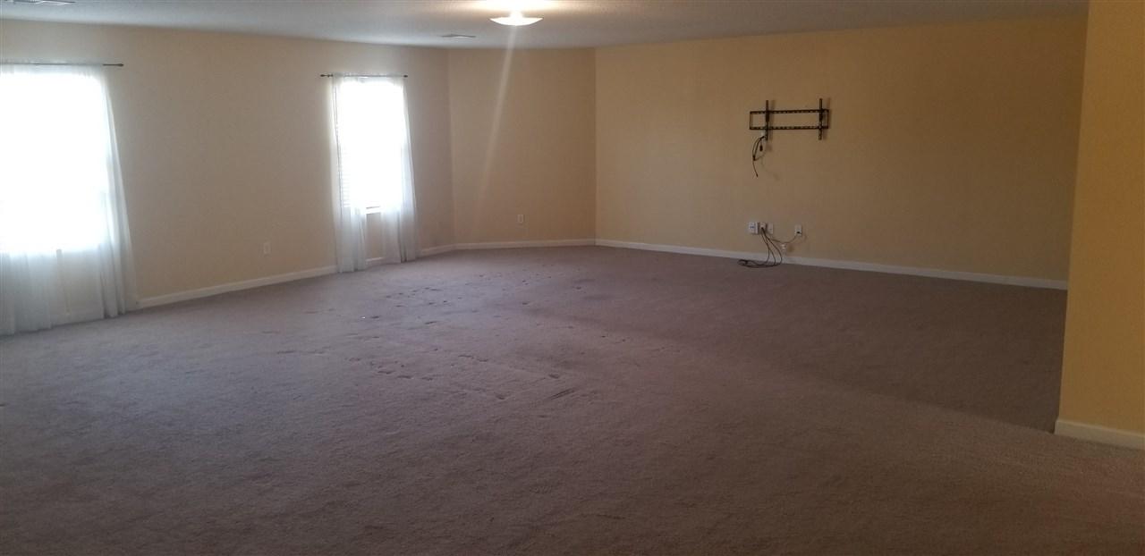 7498 Stonington Dr - Photo 1