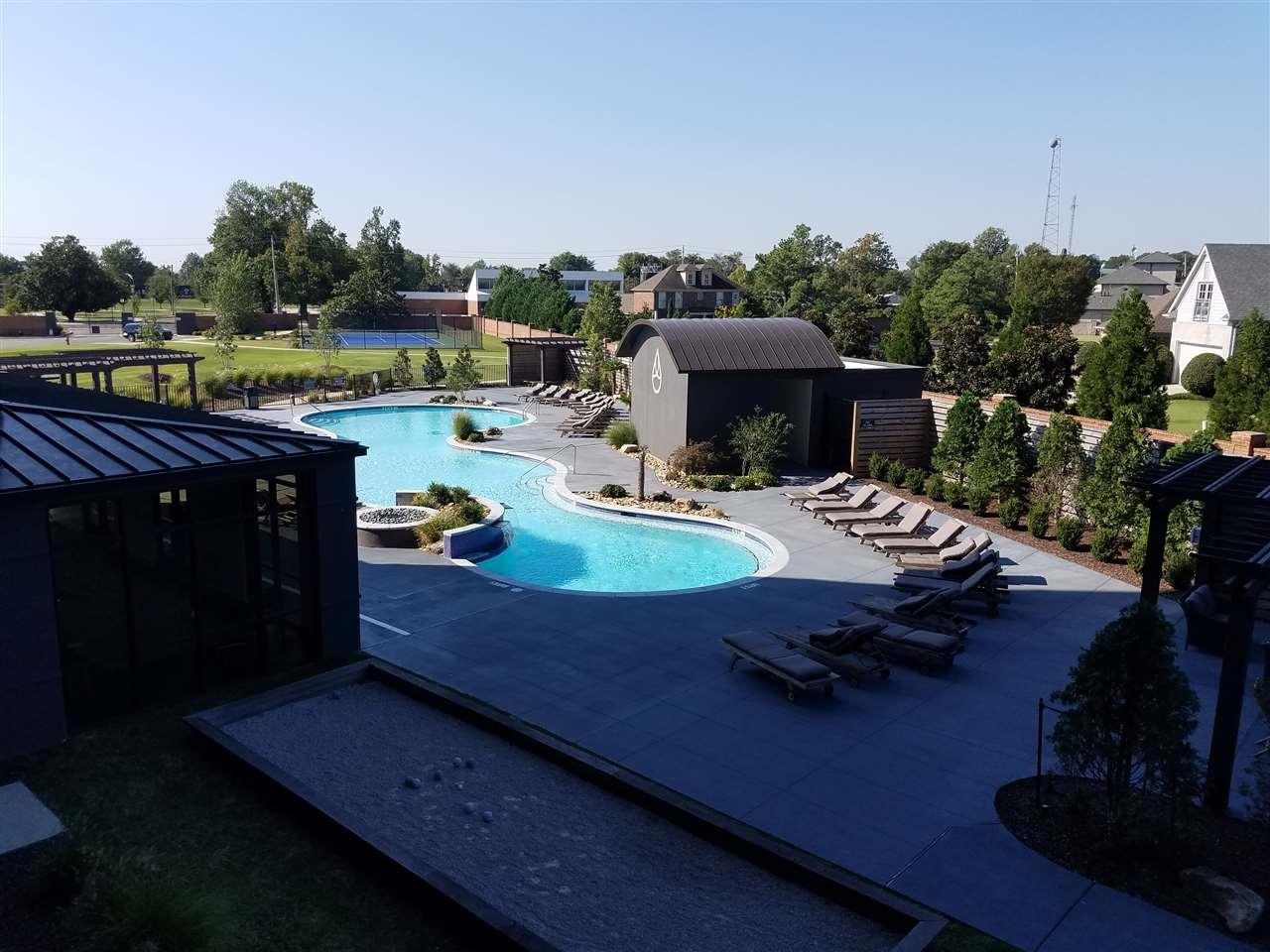 717 Riverside Dr - Photo 1