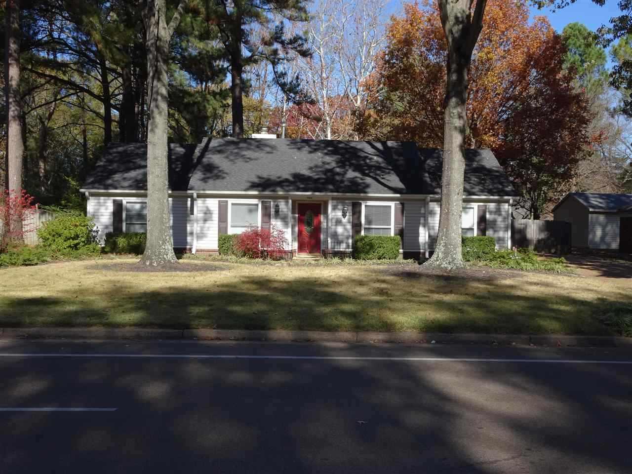 7946 Farmington Blvd - Photo 1