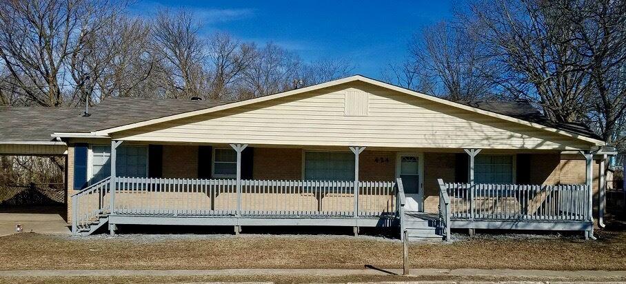 424 Jackson St - Photo 1