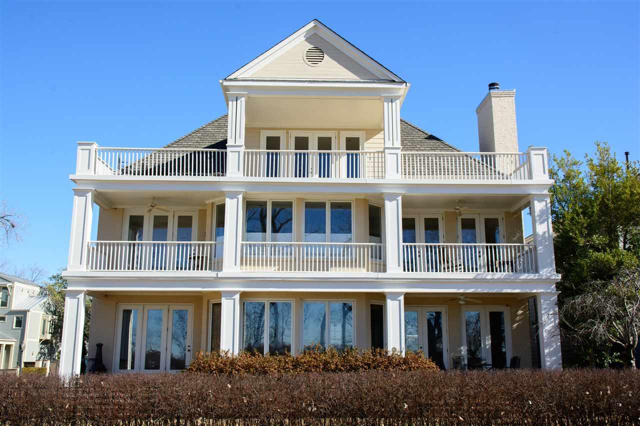 1011 Island Park Dr - Photo 1