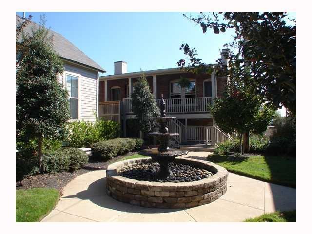 384 Mulberry St - Photo 1