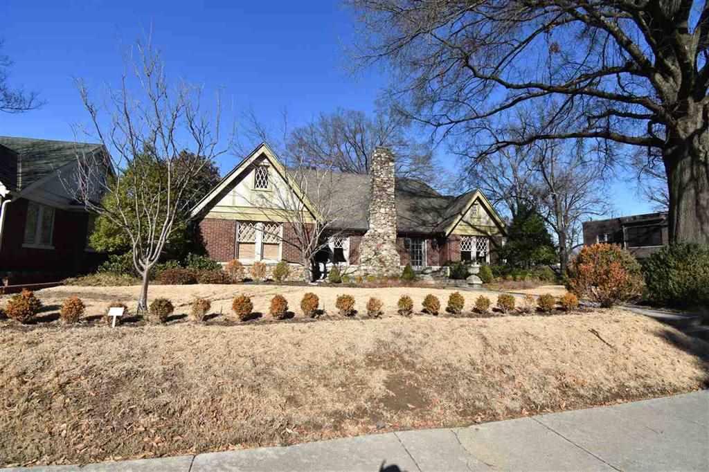 1536 Linden Ave - Photo 1
