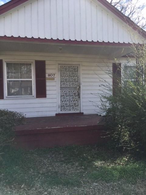 807 Dempster Ave - Photo 1