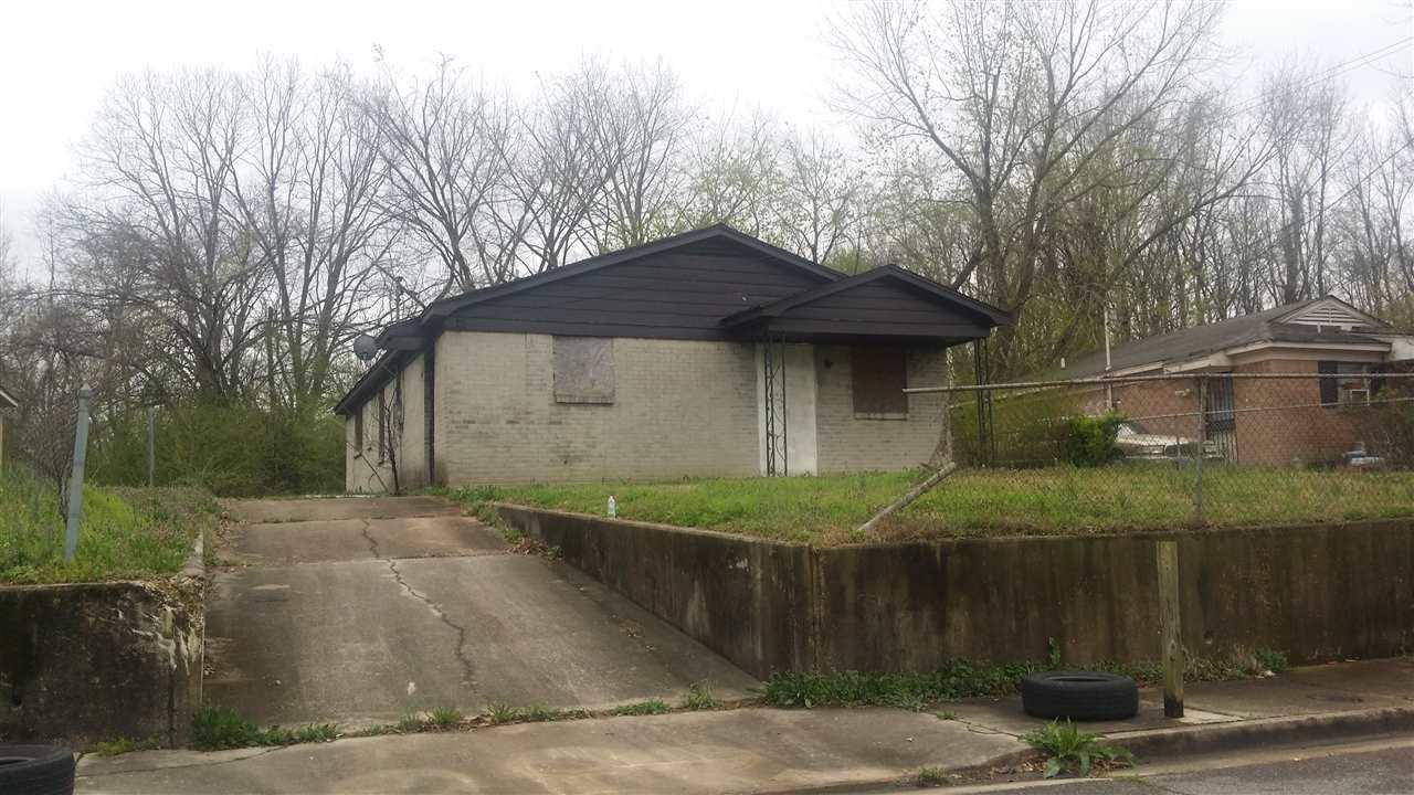 779 Gilleas St - Photo 1