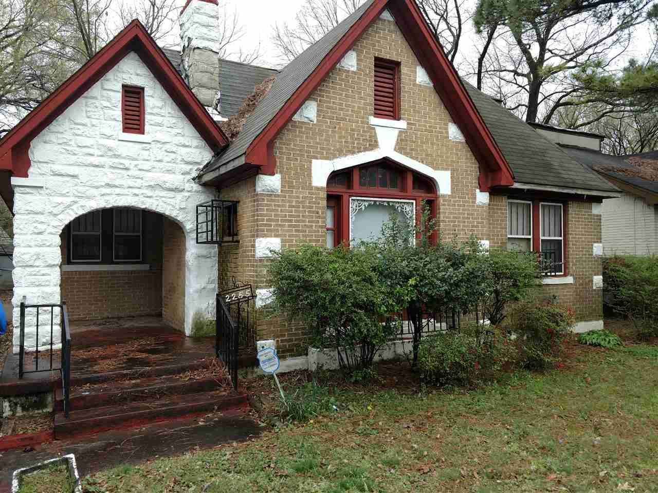 2255 Jackson Ave - Photo 1