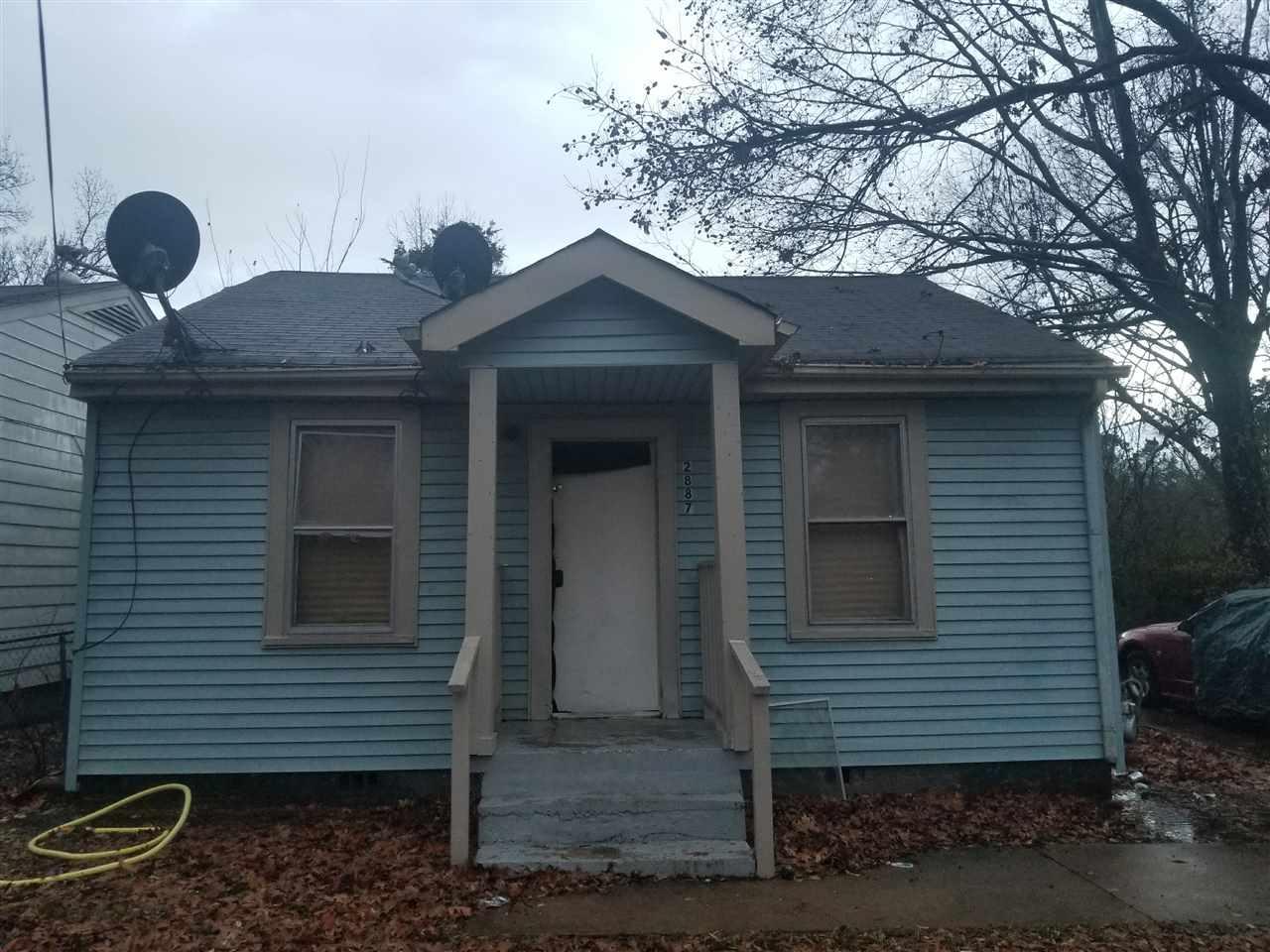 2887 Woodlawn Ter - Photo 1