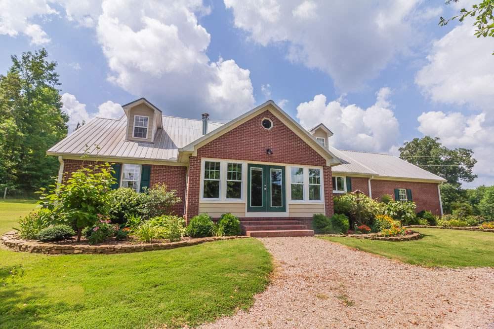 835 Elgie Murray Rd - Photo 1