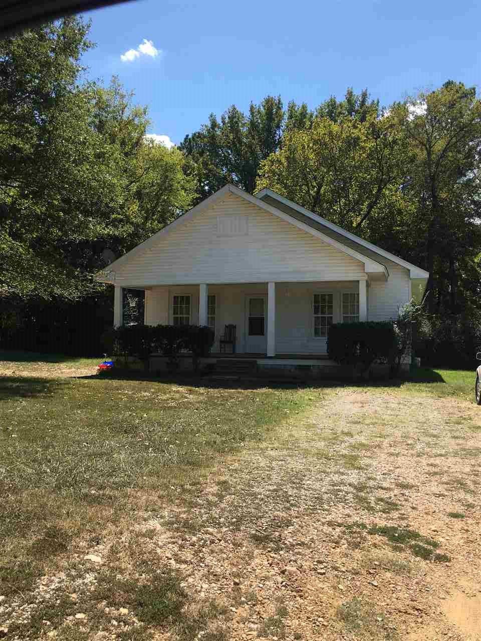 205 Pitts St - Photo 1