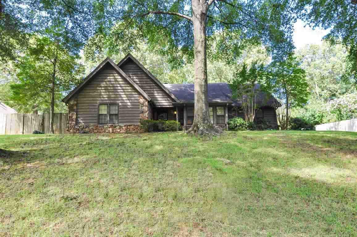 2355 Stratfield Dr - Photo 1