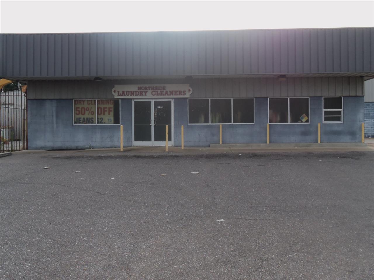 1237 Watkins Ave - Photo 1