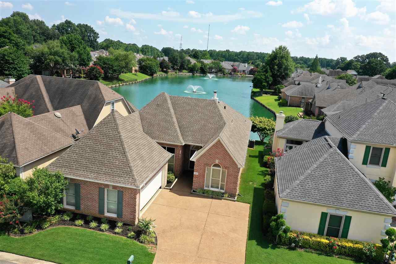 1089 Mirror Lake Ln - Photo 1