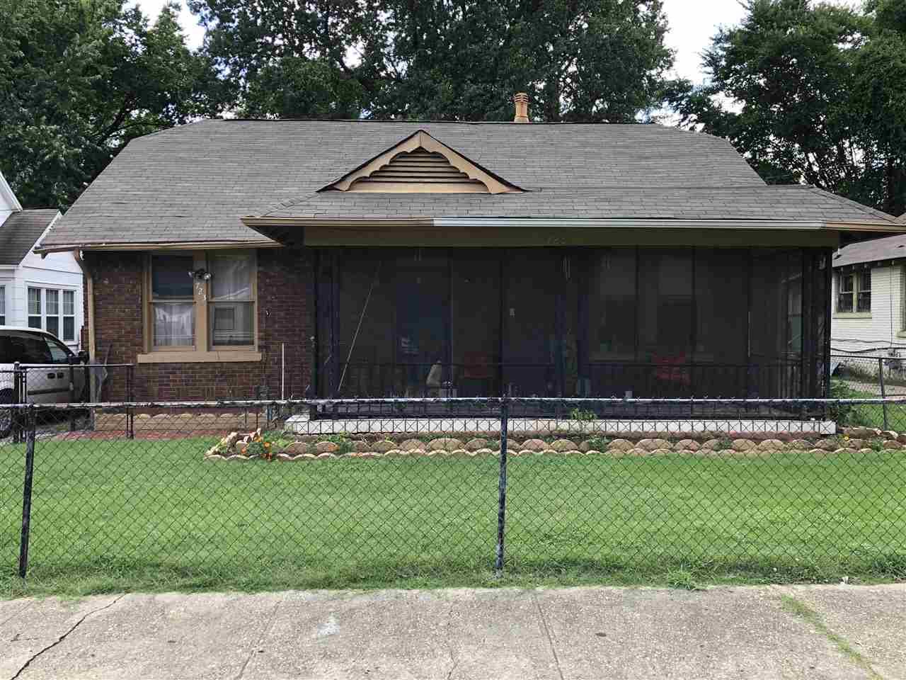 723 Spring St - Photo 1