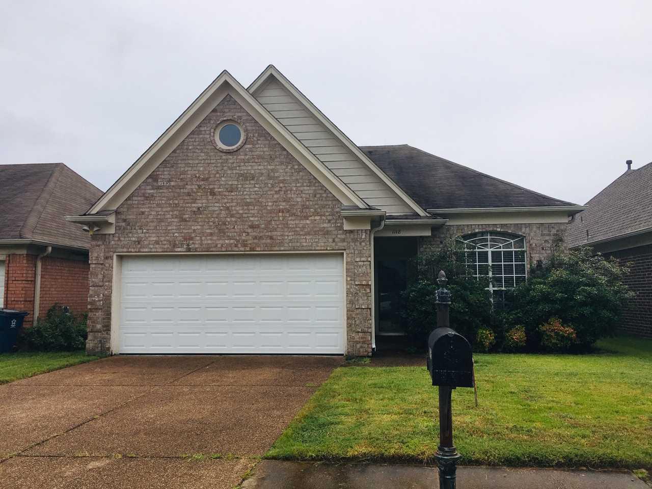 1118 Breezy Valley Dr - Photo 1