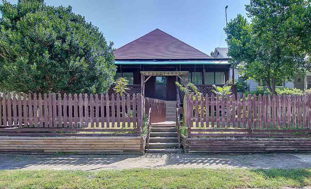 526 Cox St - Photo 1