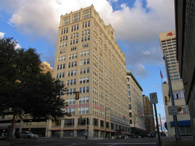 66 Monroe Ave - Photo 1