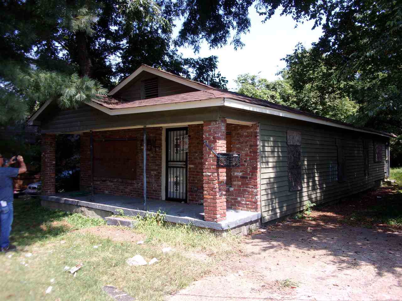 1704 Harrison St - Photo 1