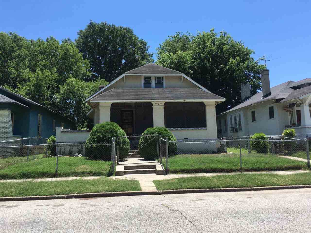 957 Forest Ave - Photo 1