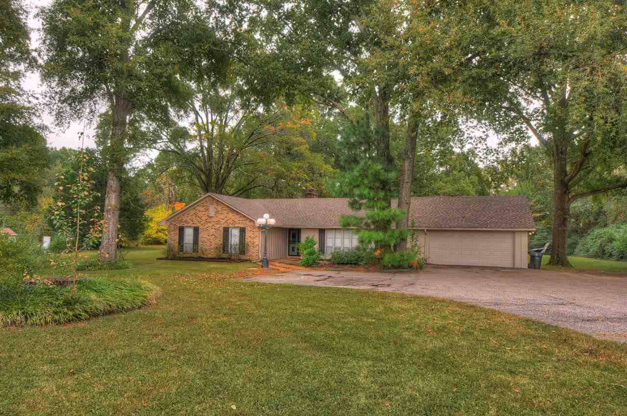 7485 Summer Ave - Photo 1