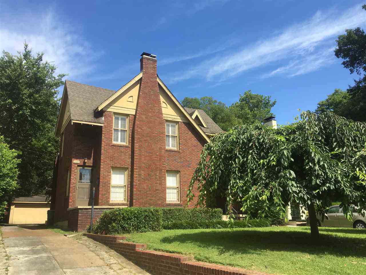266 Hawthorne St - Photo 1