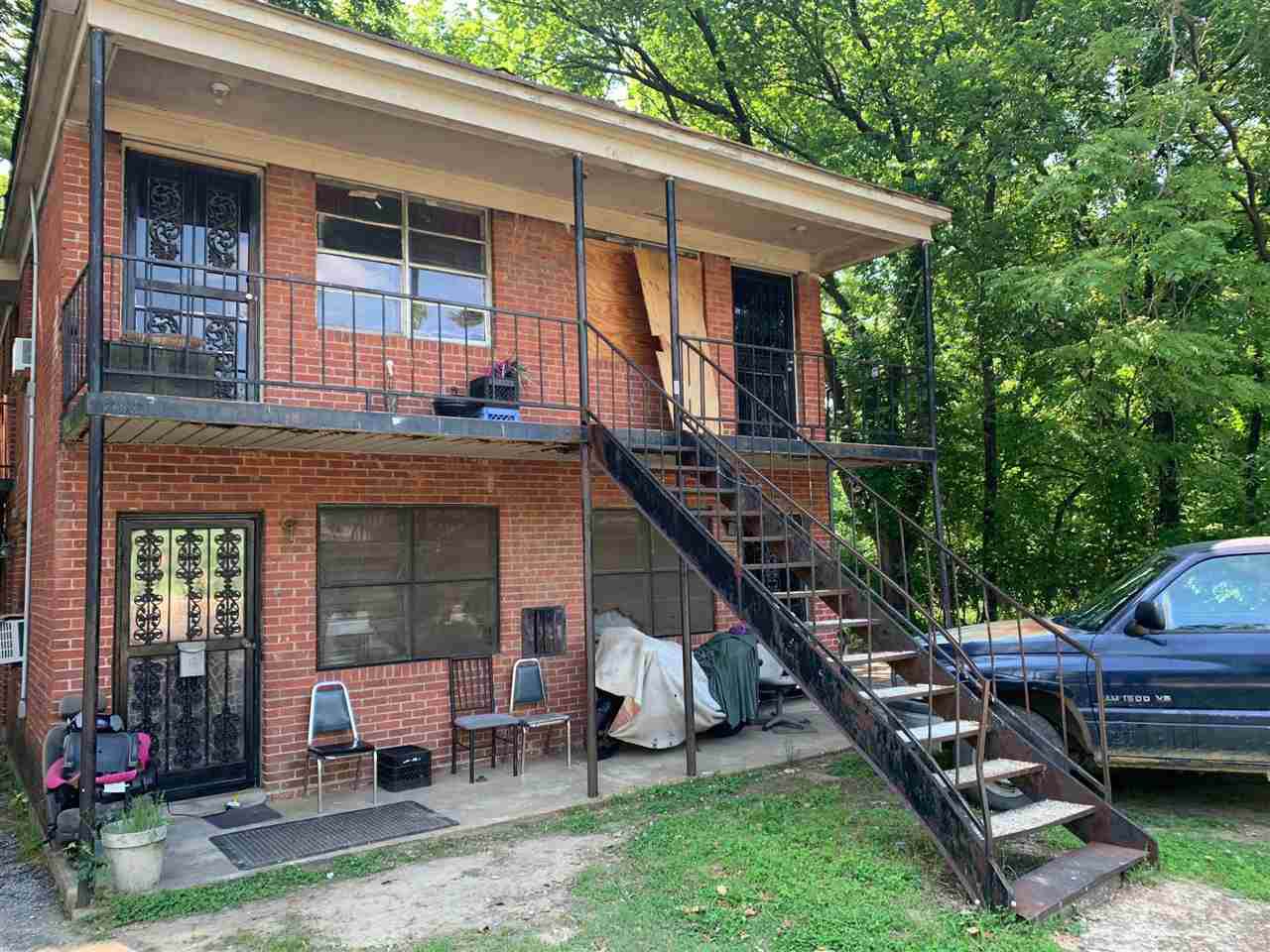 1627 Barton Ave - Photo 1