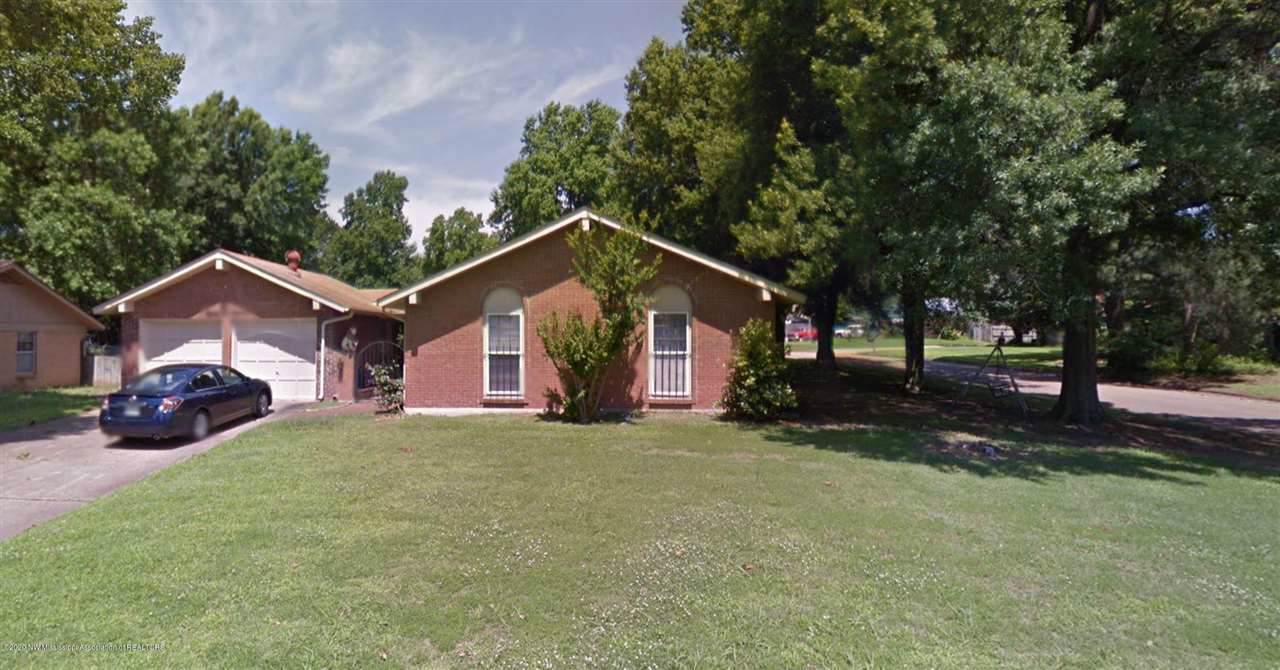 8215 Chesterfield Dr - Photo 1