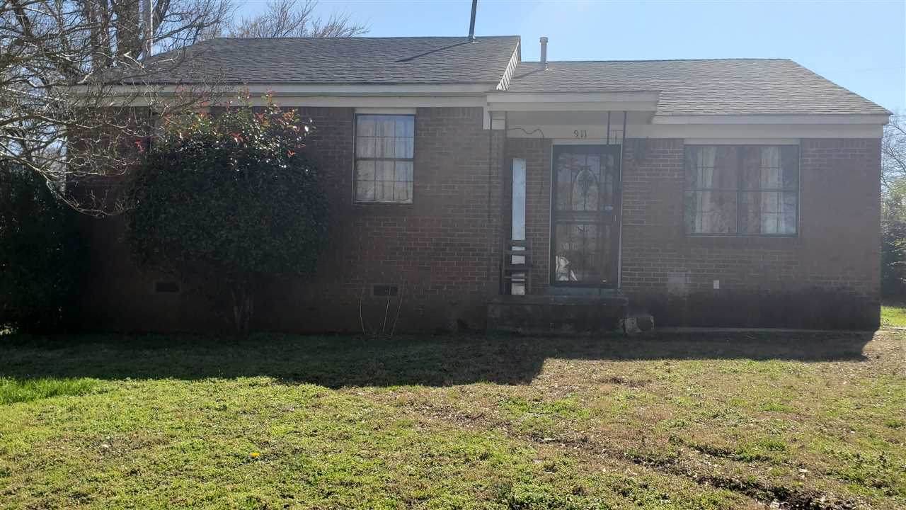 911 Ledbetter Ave - Photo 1