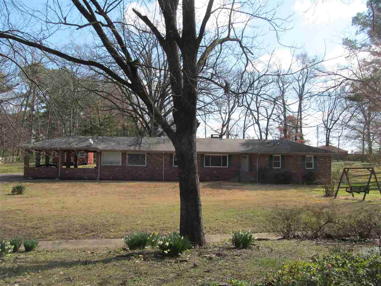 2444 Hawthorne Rd - Photo 1