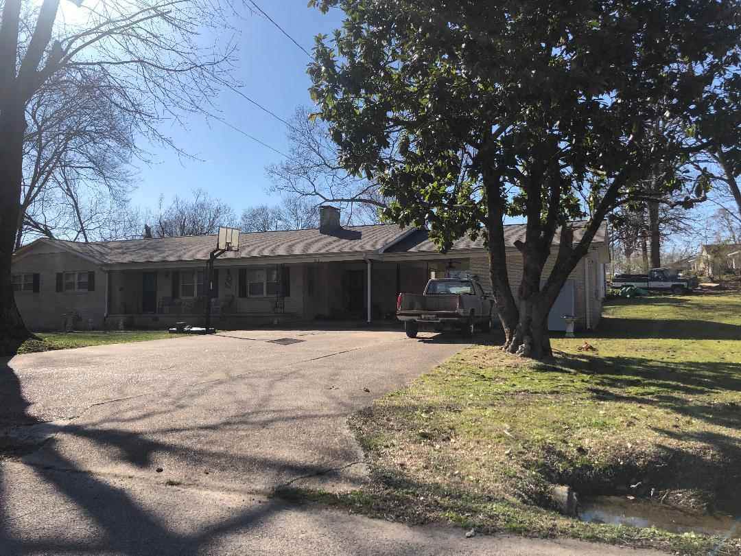 223 Magnolia St - Photo 1