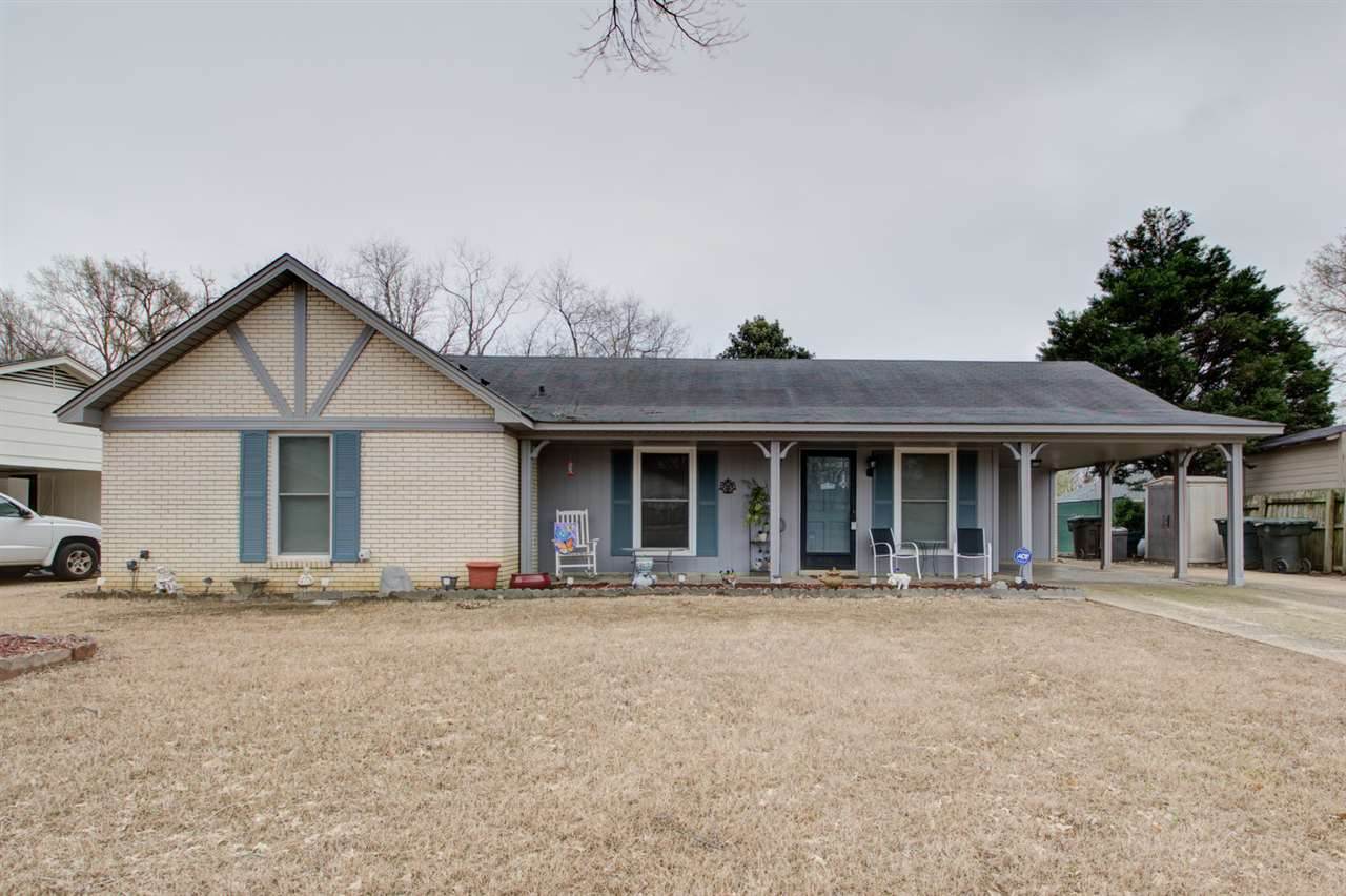 7025 Foxhill Dr - Photo 1