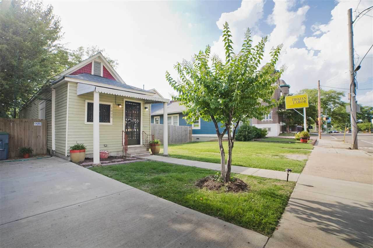 1029 Cooper St - Photo 1