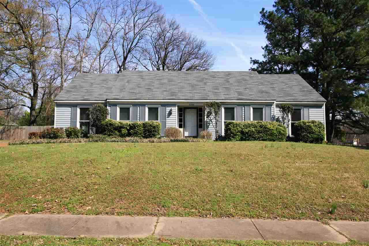 2268 Easton Dr - Photo 1