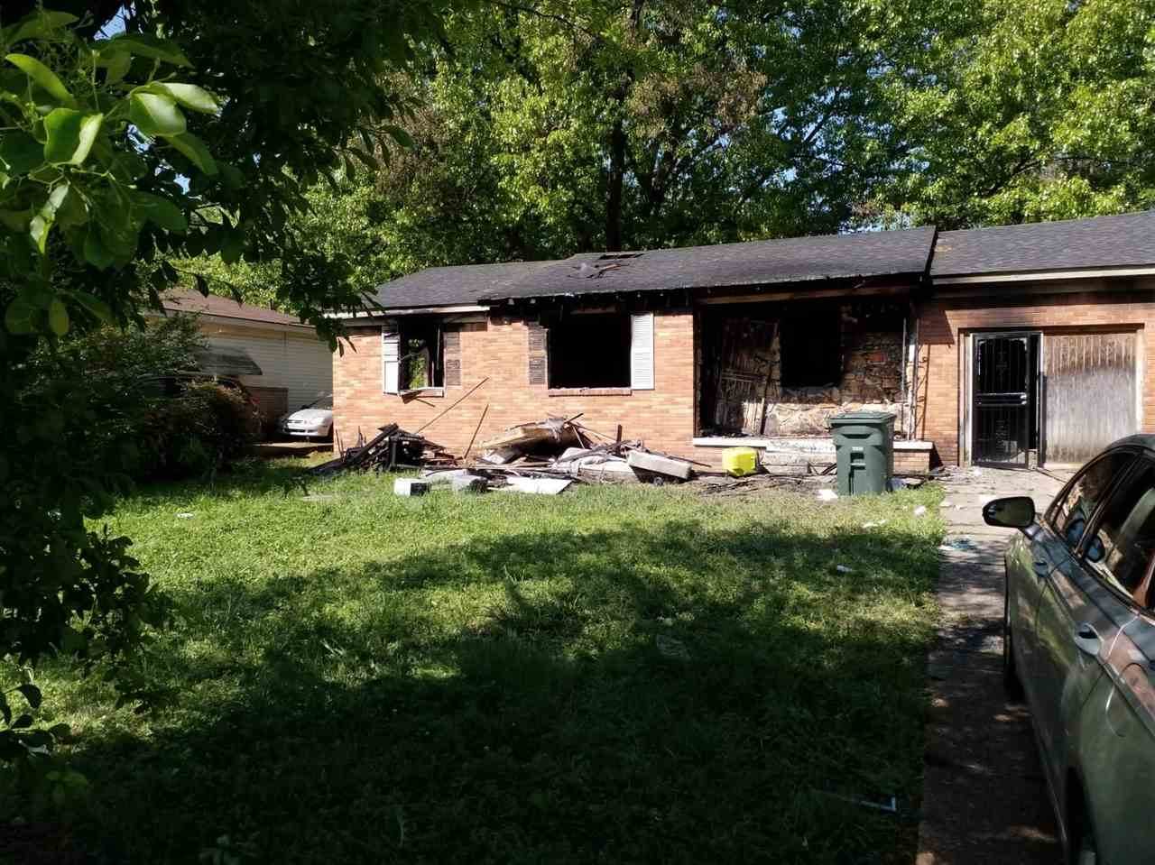 4565 Applegate Rd - Photo 1