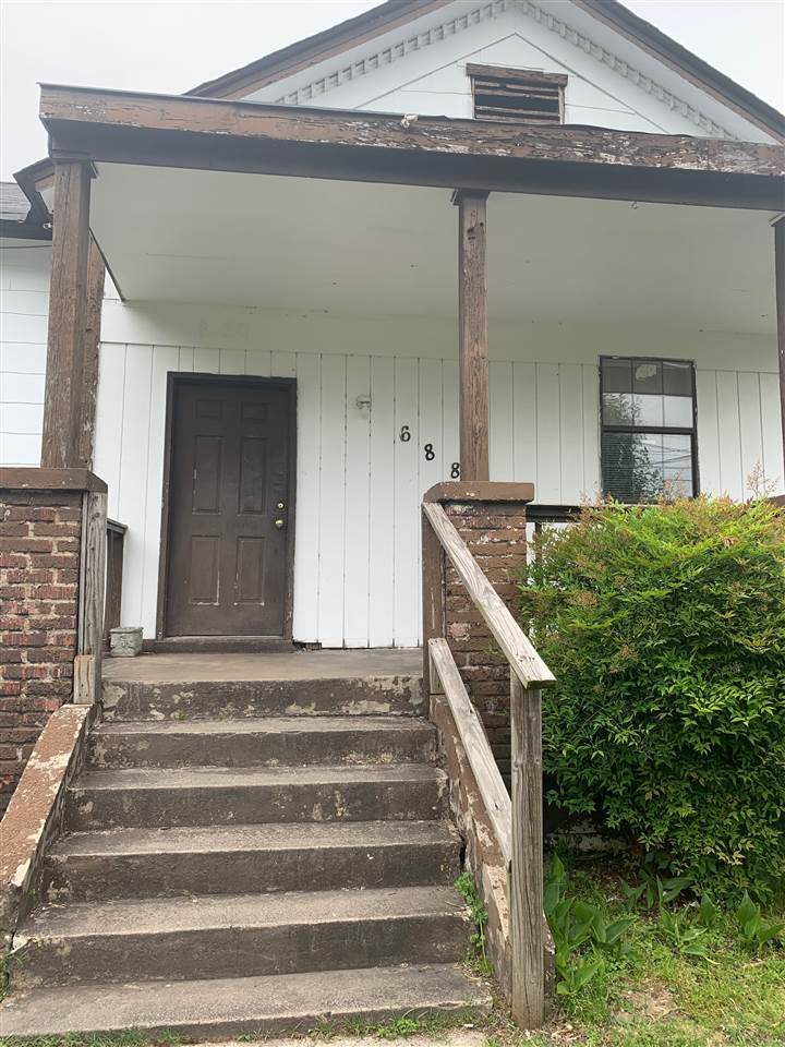 688 Williams Ave - Photo 1