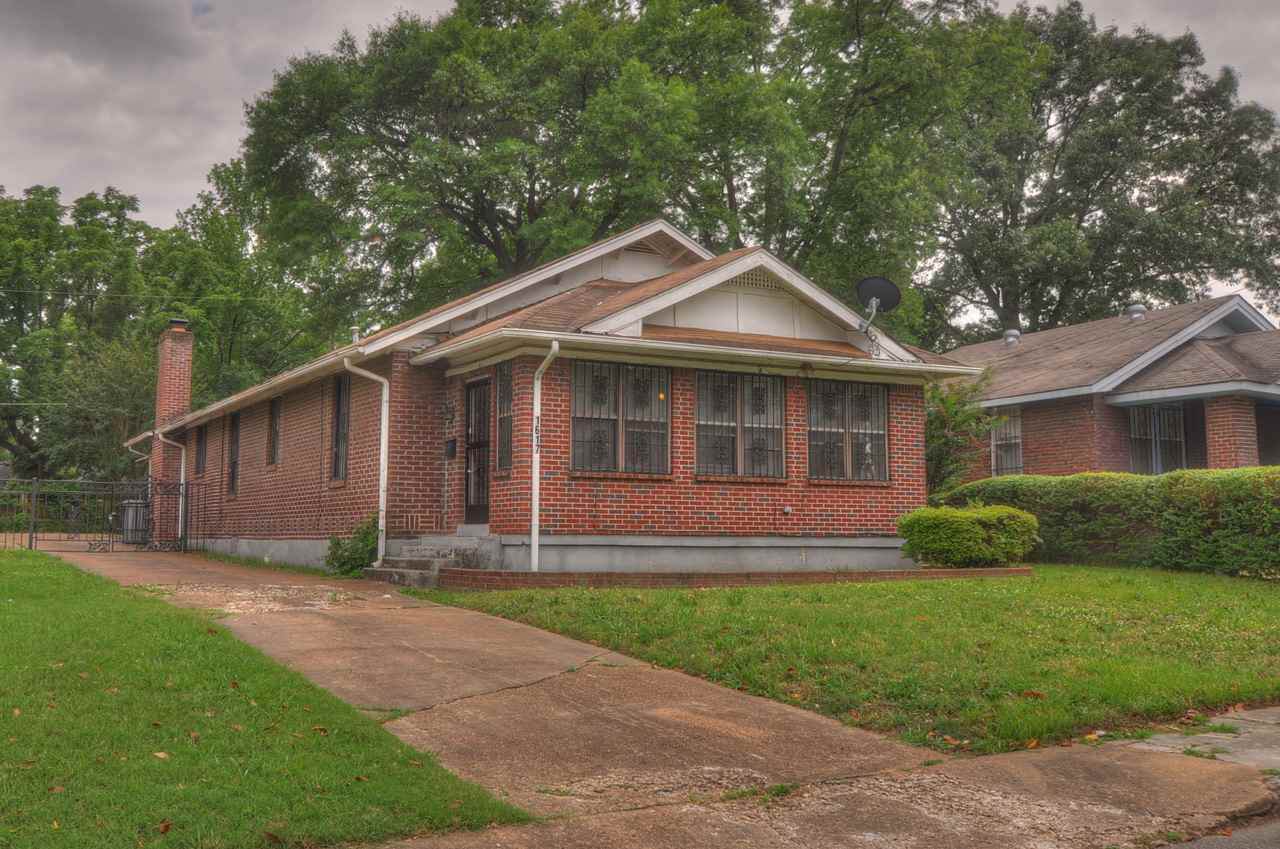 1617 Kendale Ave - Photo 1
