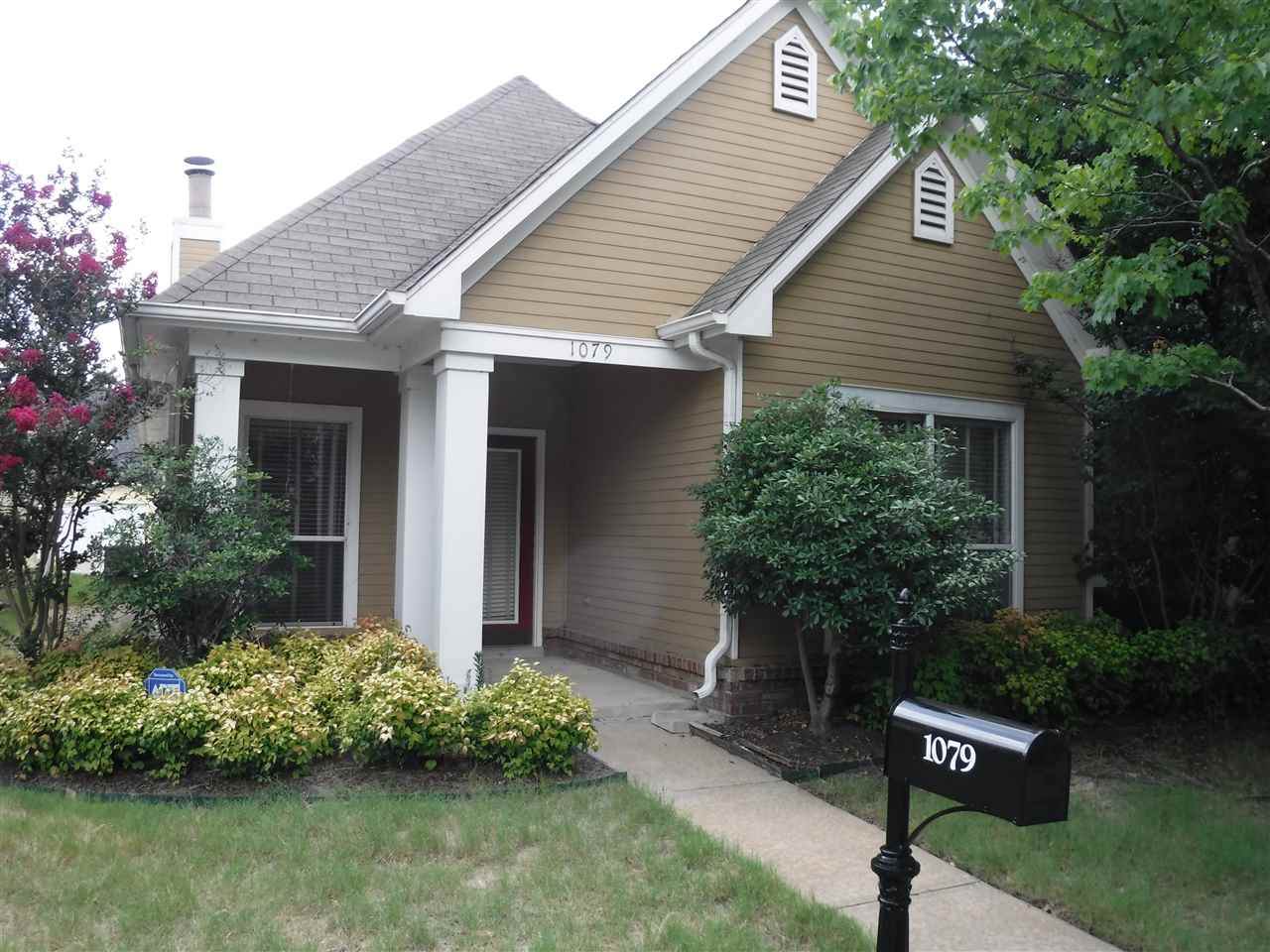 1079 River Isle Dr - Photo 1