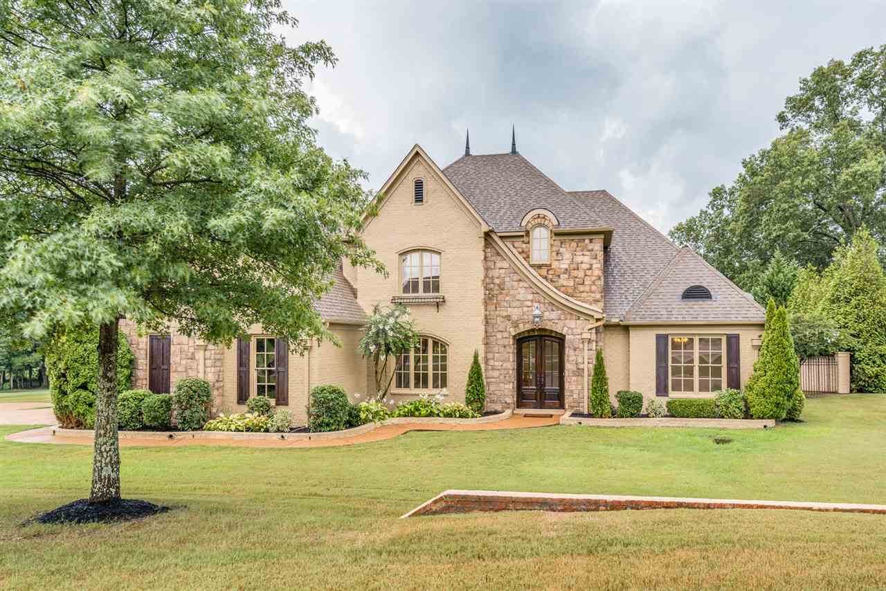 800 Whitehall Ct - Photo 1