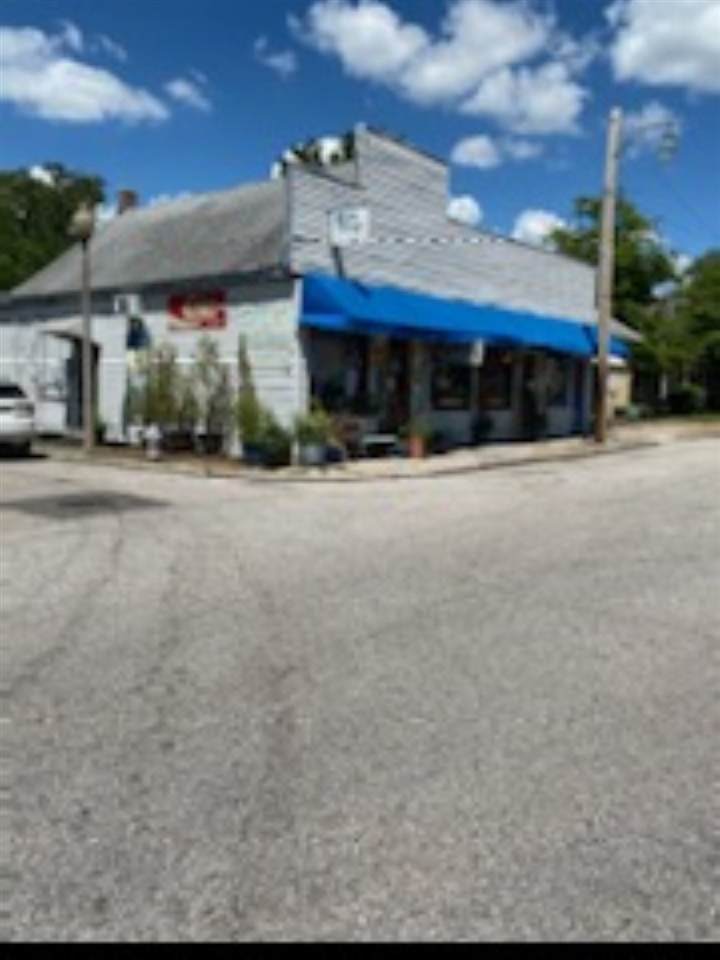 2170 Young Ave - Photo 1