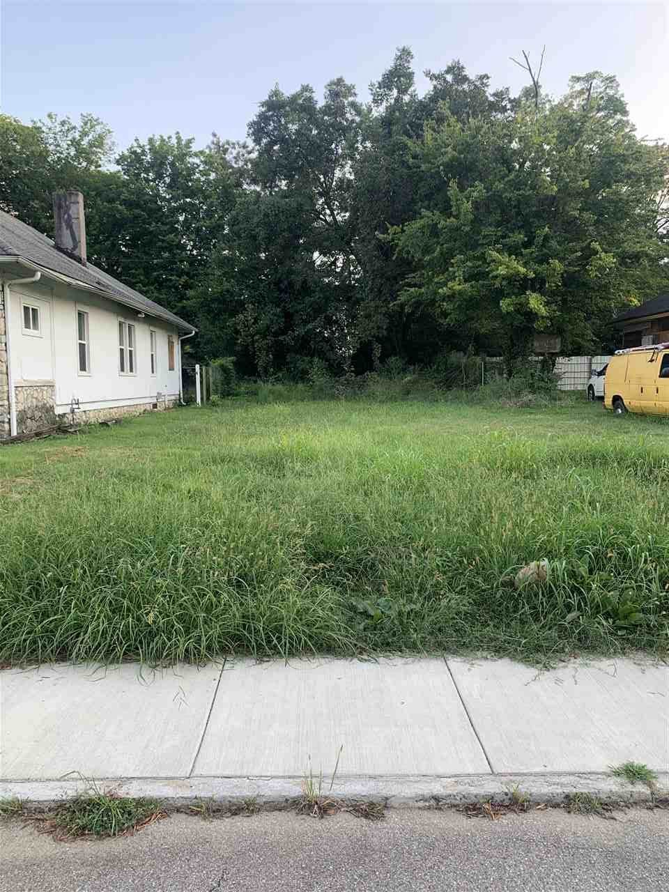 1587 Foster Ave - Photo 1