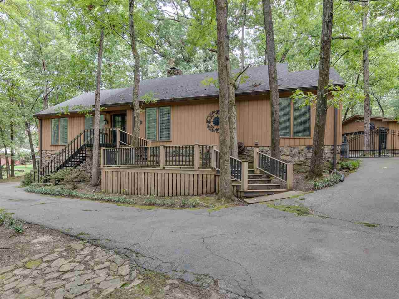 1394 Crestwood Dr - Photo 1