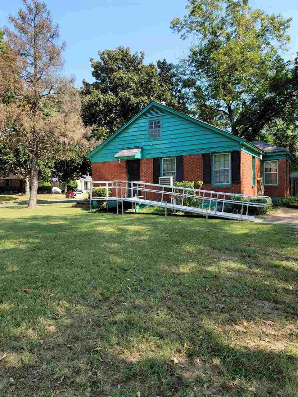 2535 Burns Ave - Photo 1