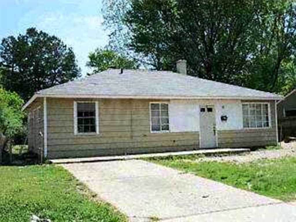 1848 Graham St - Photo 1