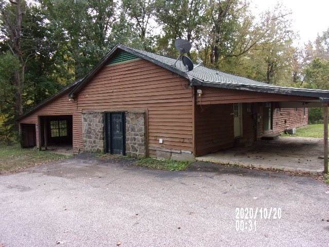 450 Pine Ln - Photo 1