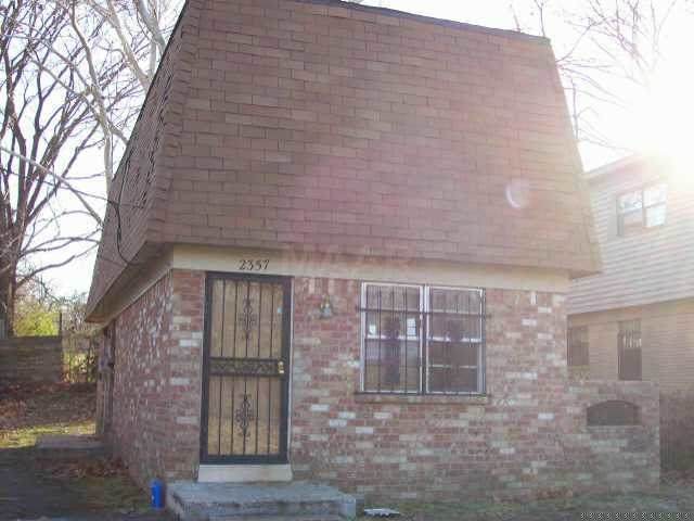2357 Staten Ave - Photo 1