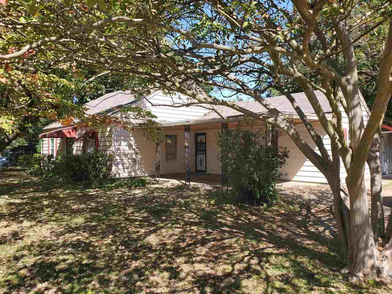 714 Avon Rd - Photo 1